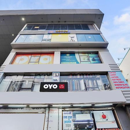 Hotel O Day Night Rooms Surat Bagian luar foto