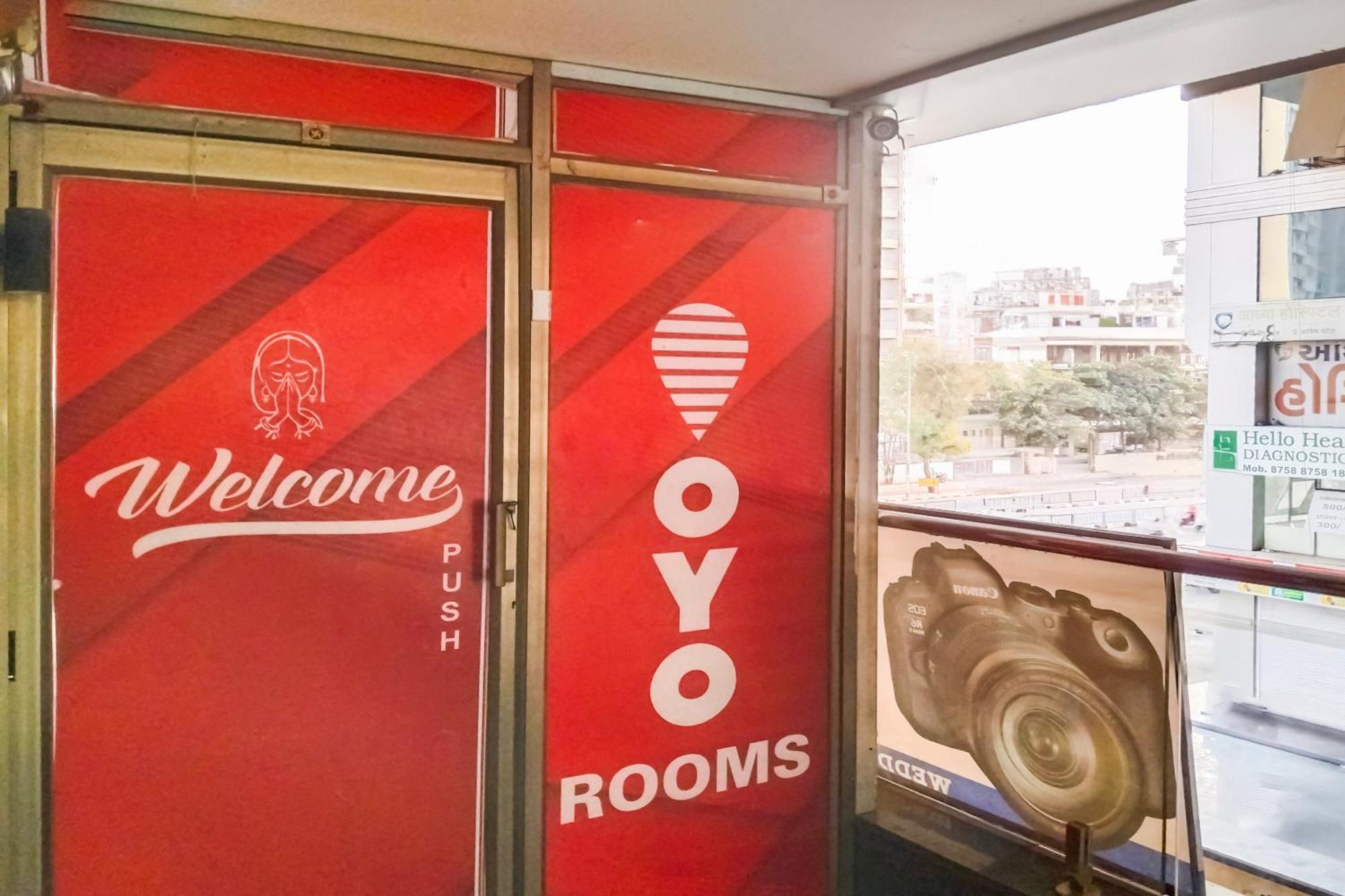 Hotel O Day Night Rooms Surat Bagian luar foto